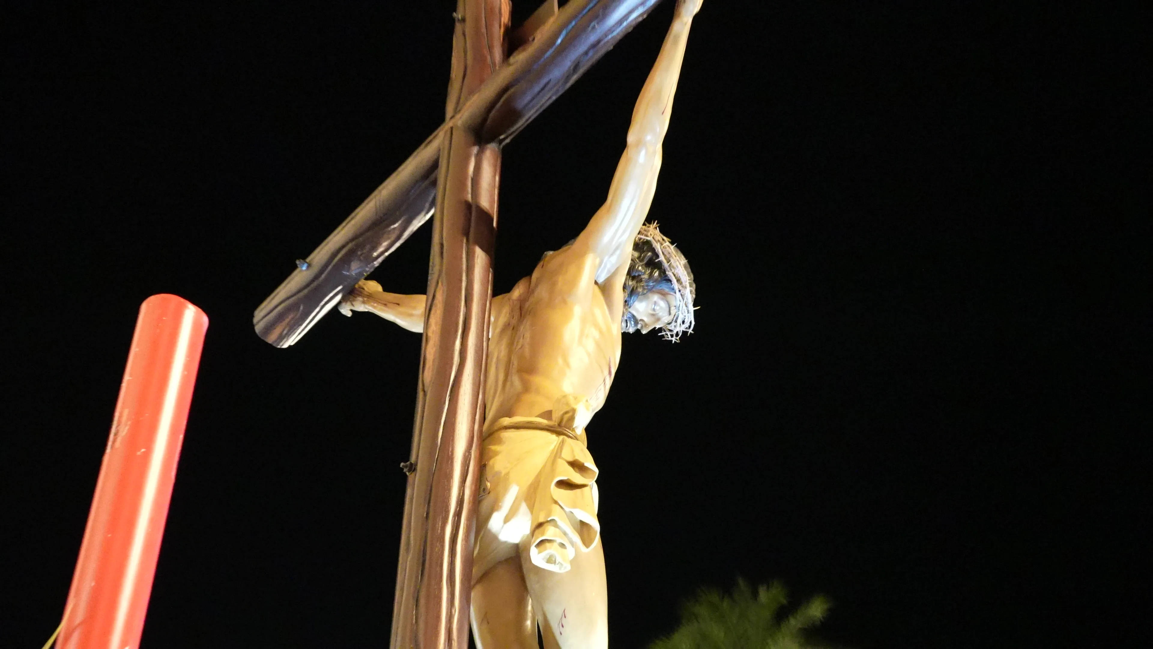 Lopera vive uno de sus días grandes con la procesión del Cristo Grande o Cristo de la Veracruz