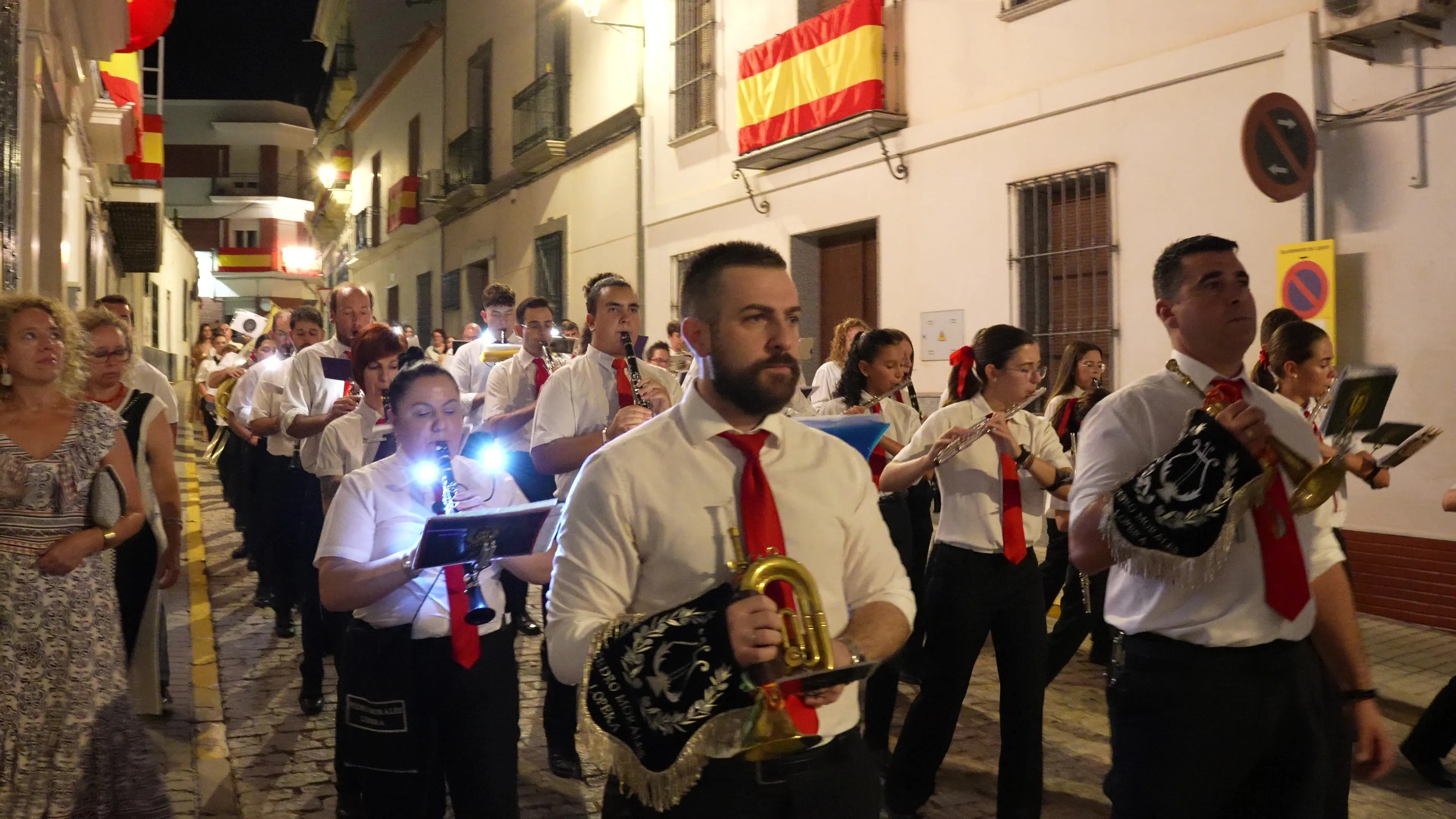 Lopera vive uno de sus días grandes con la procesión del Cristo Grande o Cristo de la Veracruz