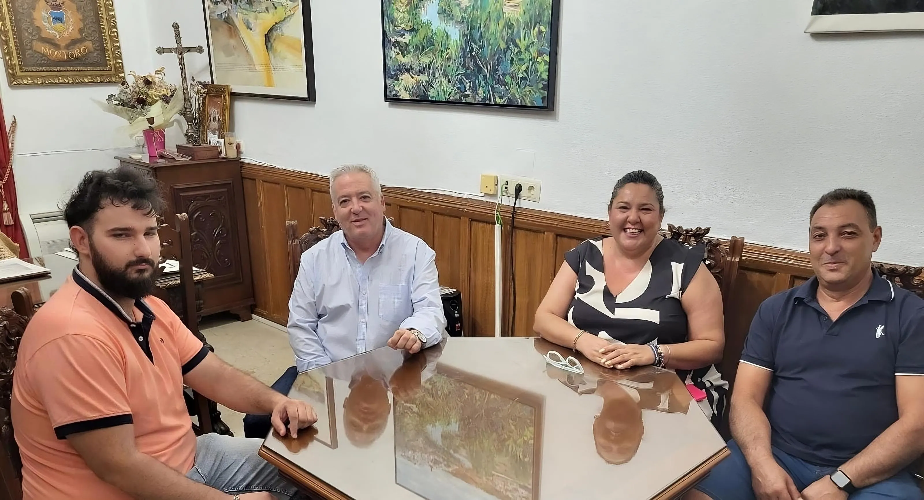 La alcaldesa Lola Amo se reunió con los representantes de la Hdad de la Misericordia. Foto: Ayuntamiento de Montoro