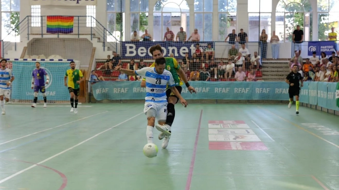 Lance del juego entre el Jaén FS y el Málaga FS. Foto: Andrés Tena Lance del juego entre el Jaén FS y el Málaga FS. Foto: Andrés Tena