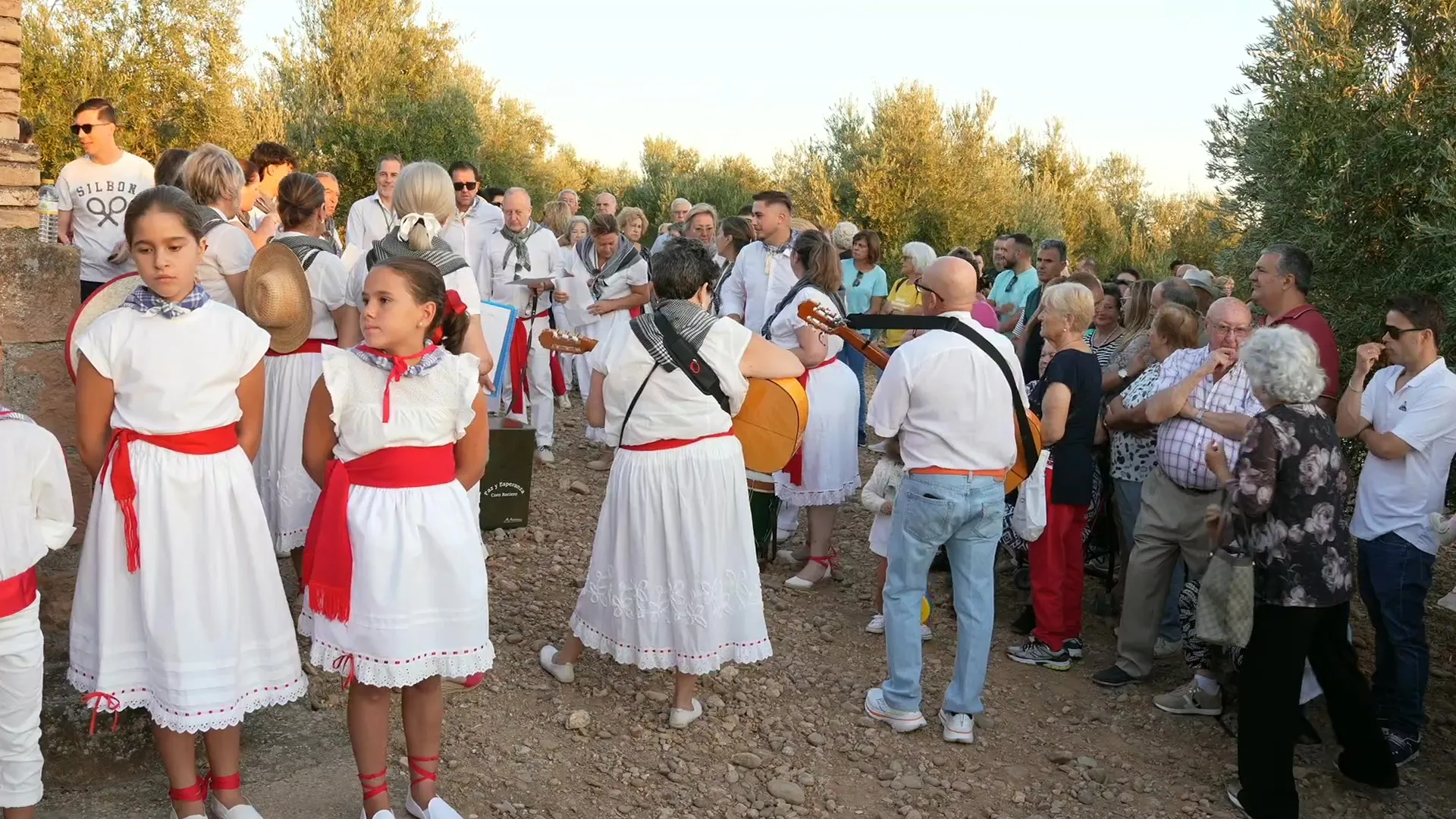 Misa en el humilladero de la Virgen de la Estrella en Villa del Río