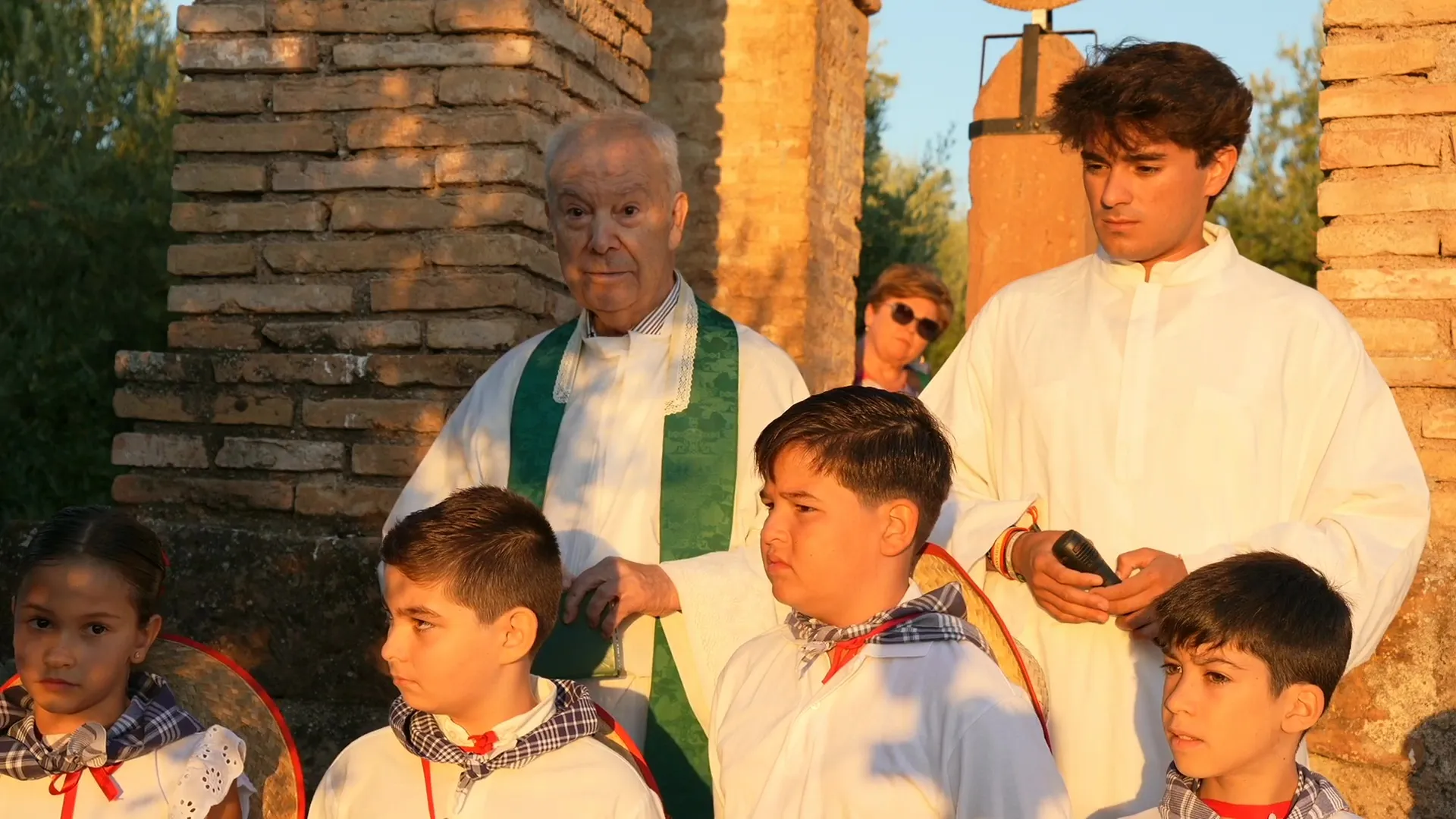 Misa en el humilladero de la Virgen de la Estrella en Villa del Río