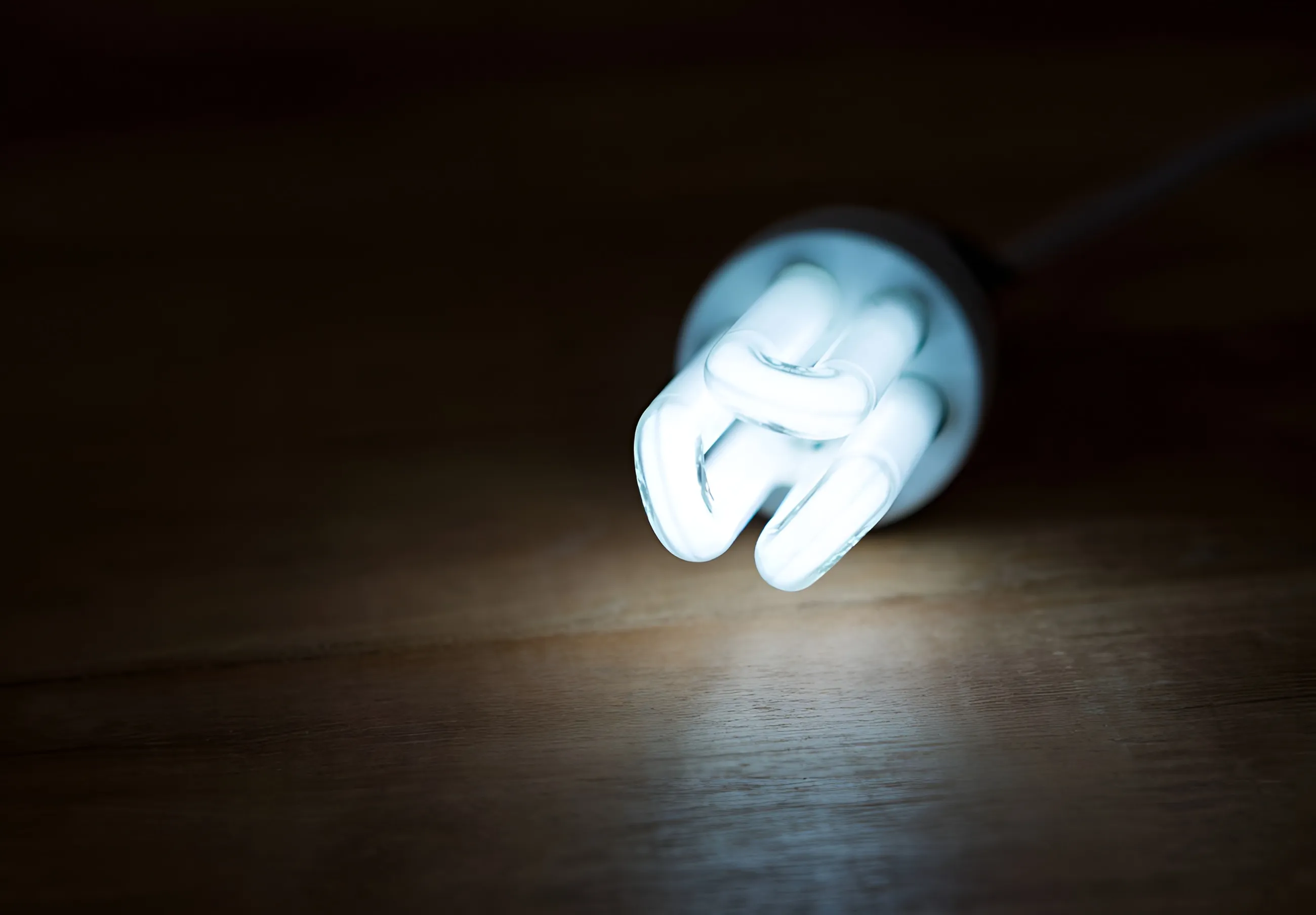 FACUA Córdoba pone en marcha a partir del 1 de septiembre un curso online gratuito sobre el sector eléctrico.