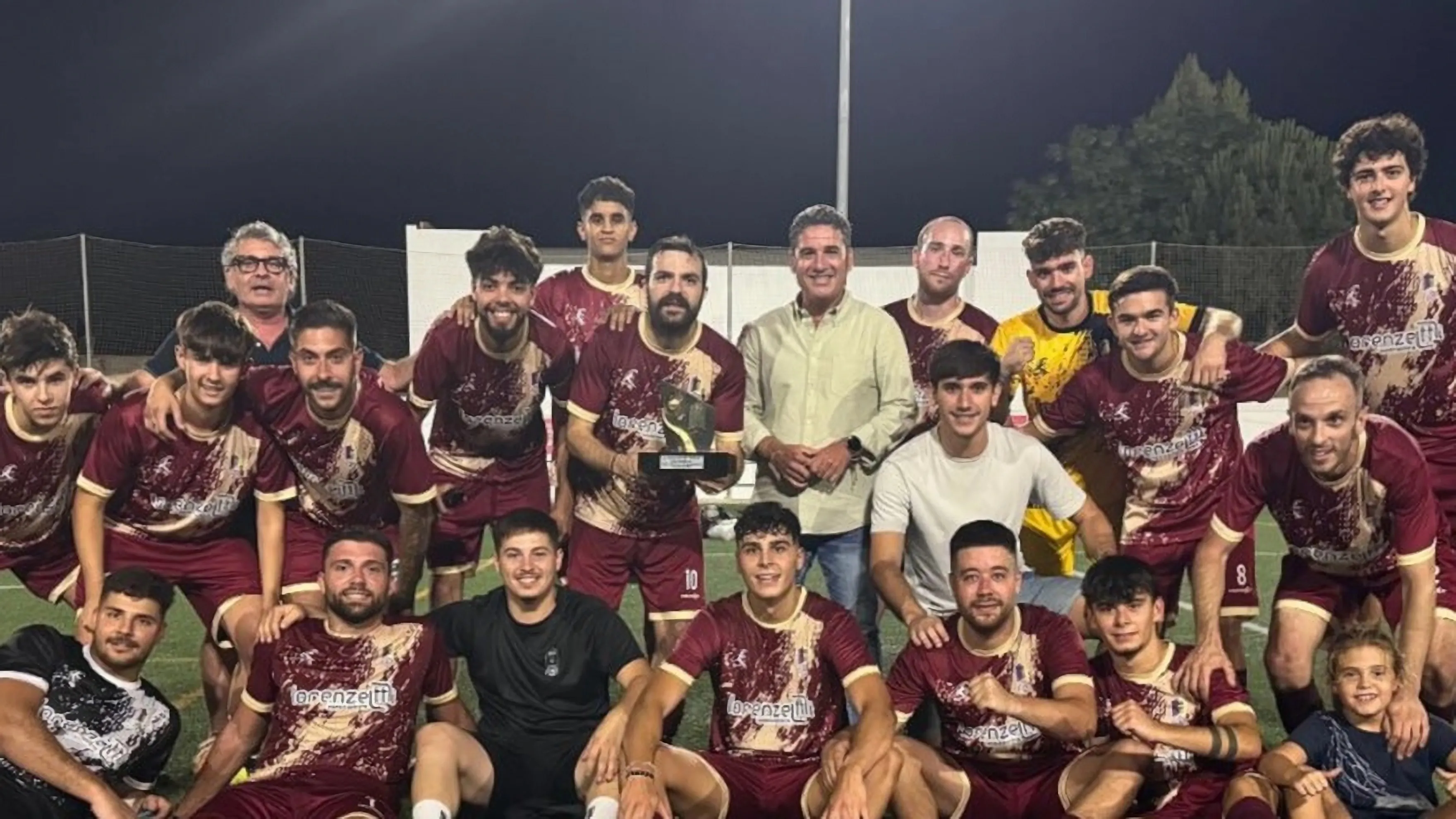 El Atlético Perabeño conquista su Trofeo de Feria. Foto: At. Perabeño