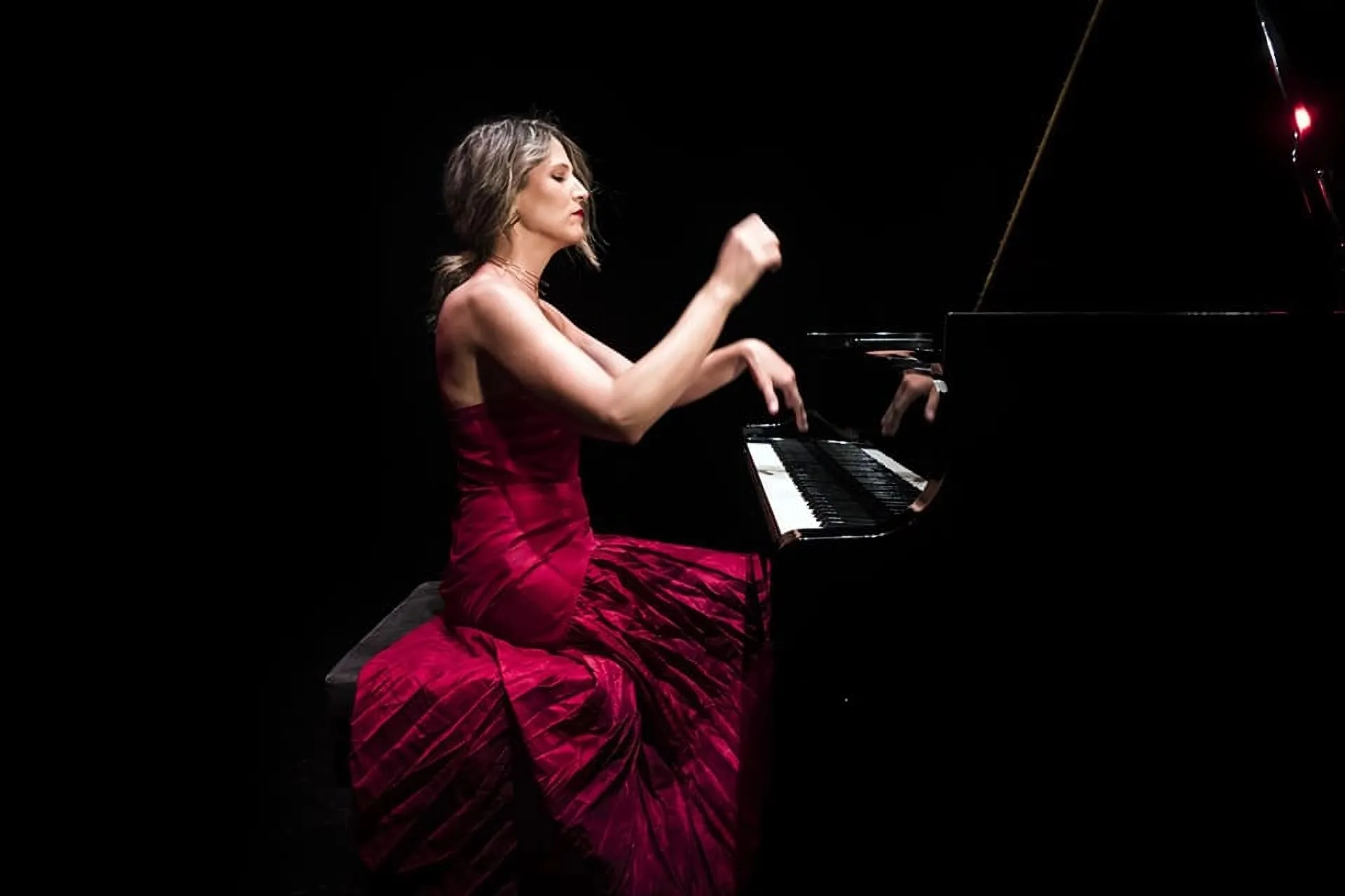 Maria Dolores Gaitan durante una actuación.