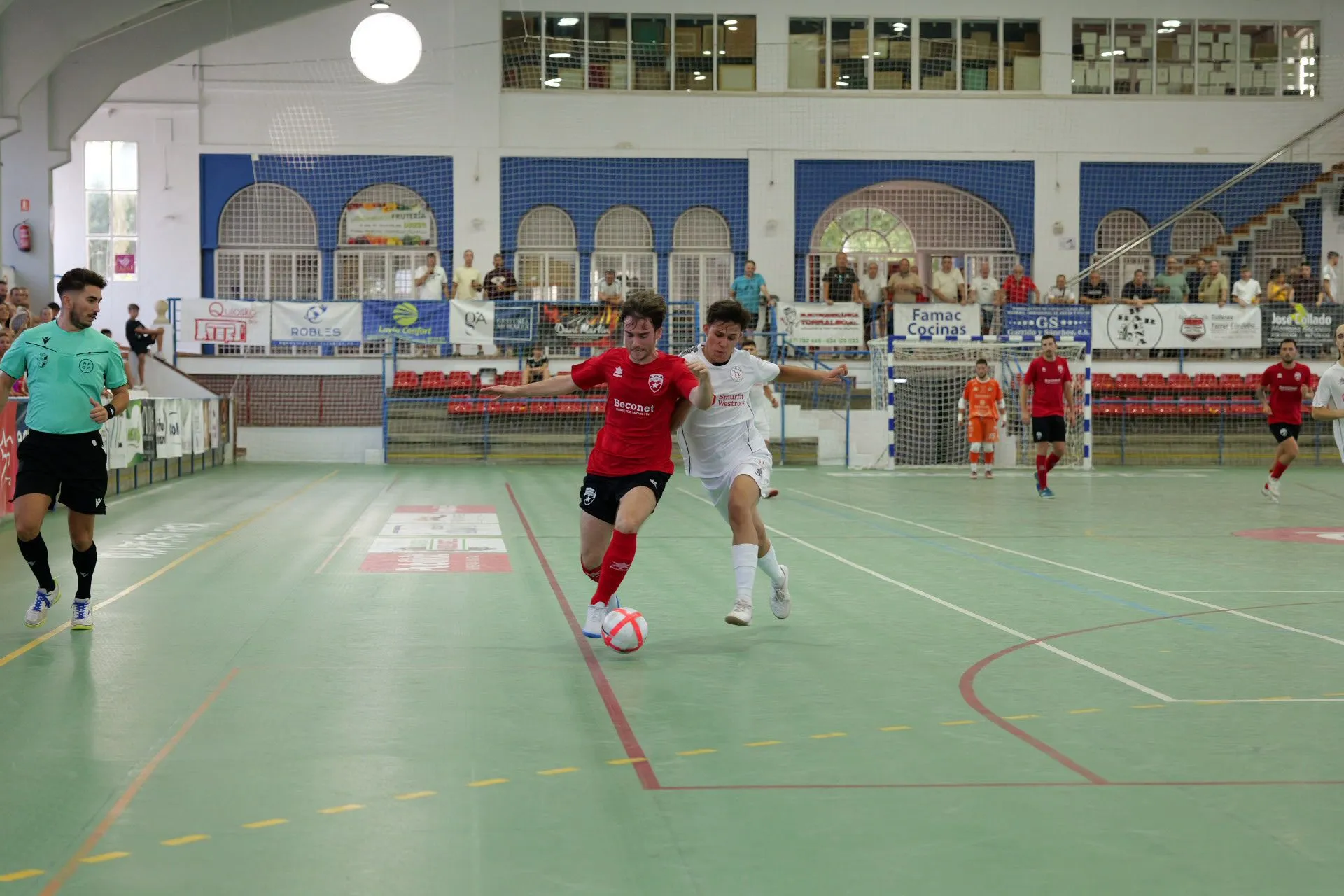 Lance del partido entre Villa del Río Futsal y La Palma FS. Foto: Andrés Tena