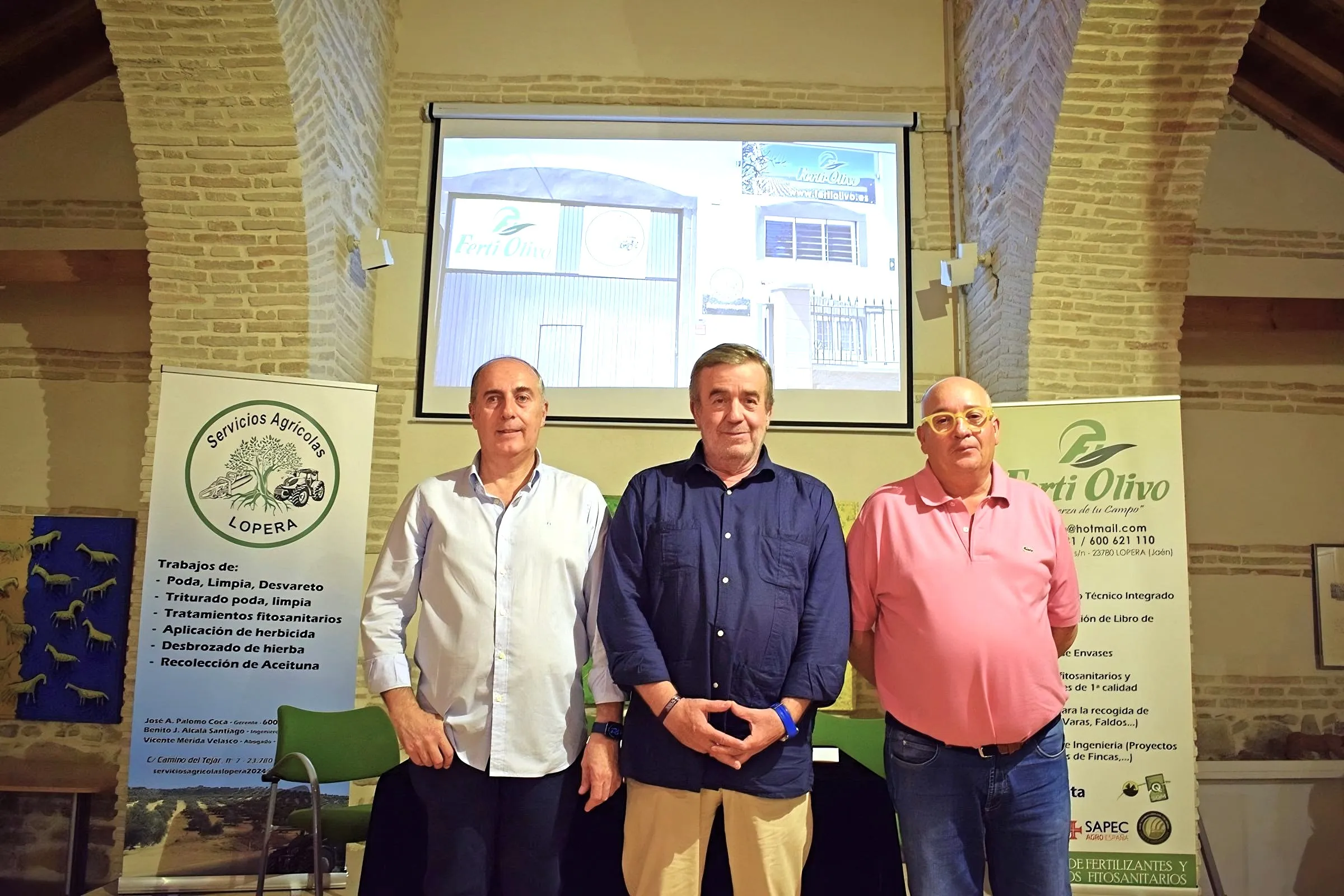 Benito Javier Alcalá, Vicente Mérida y José Antonio Palomo durante el acto celebrado en la Tercia Alta de Lopera.