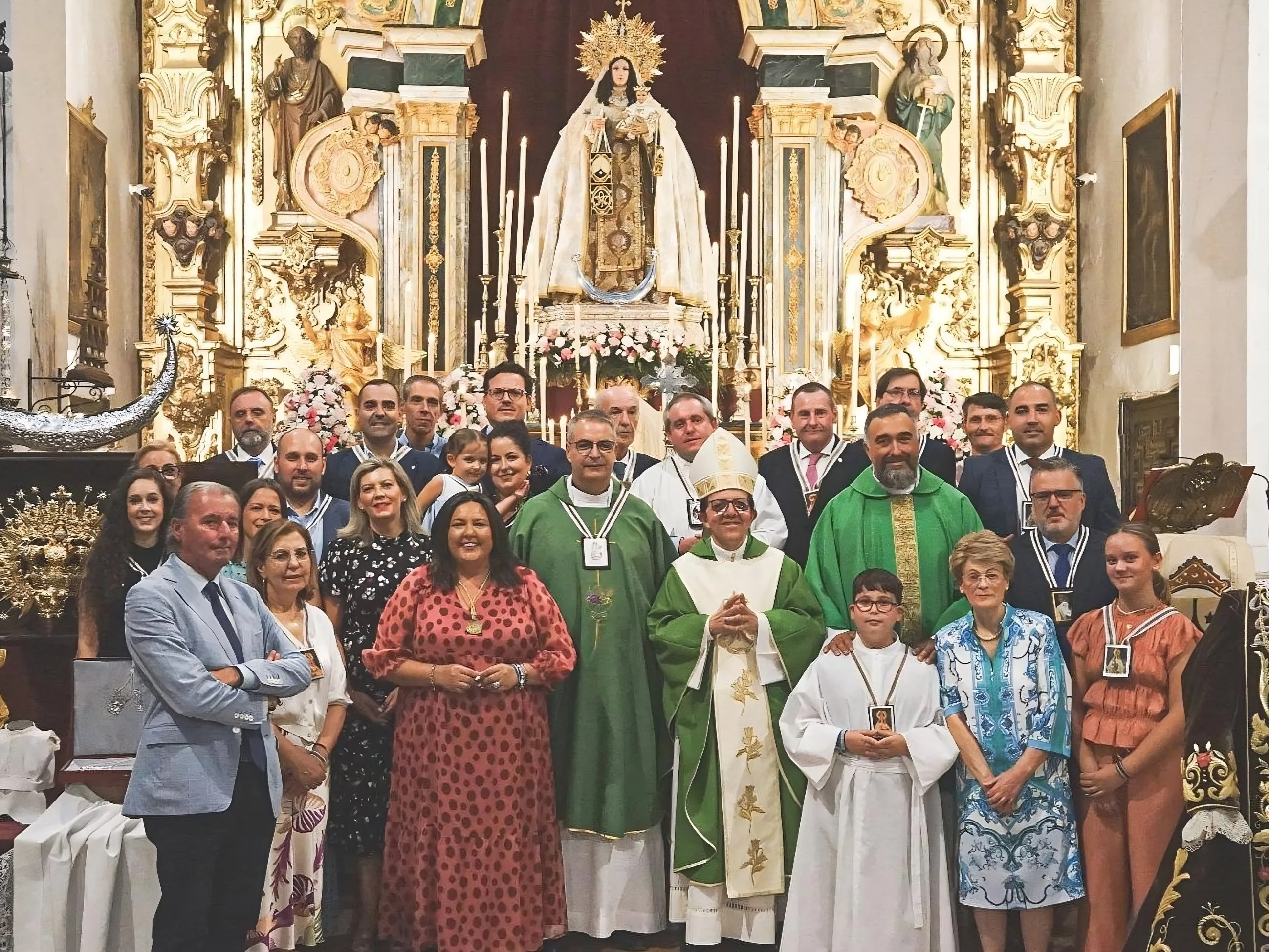 Montoro celebra tres días de actos religiosos en honor a la Virgen del Carmen, culminando con la entrega de la Medalla de la Ciudad como reconocimiento histórico. Foto: Hermandad Ntra. Sra. del Carmen de Montoro.