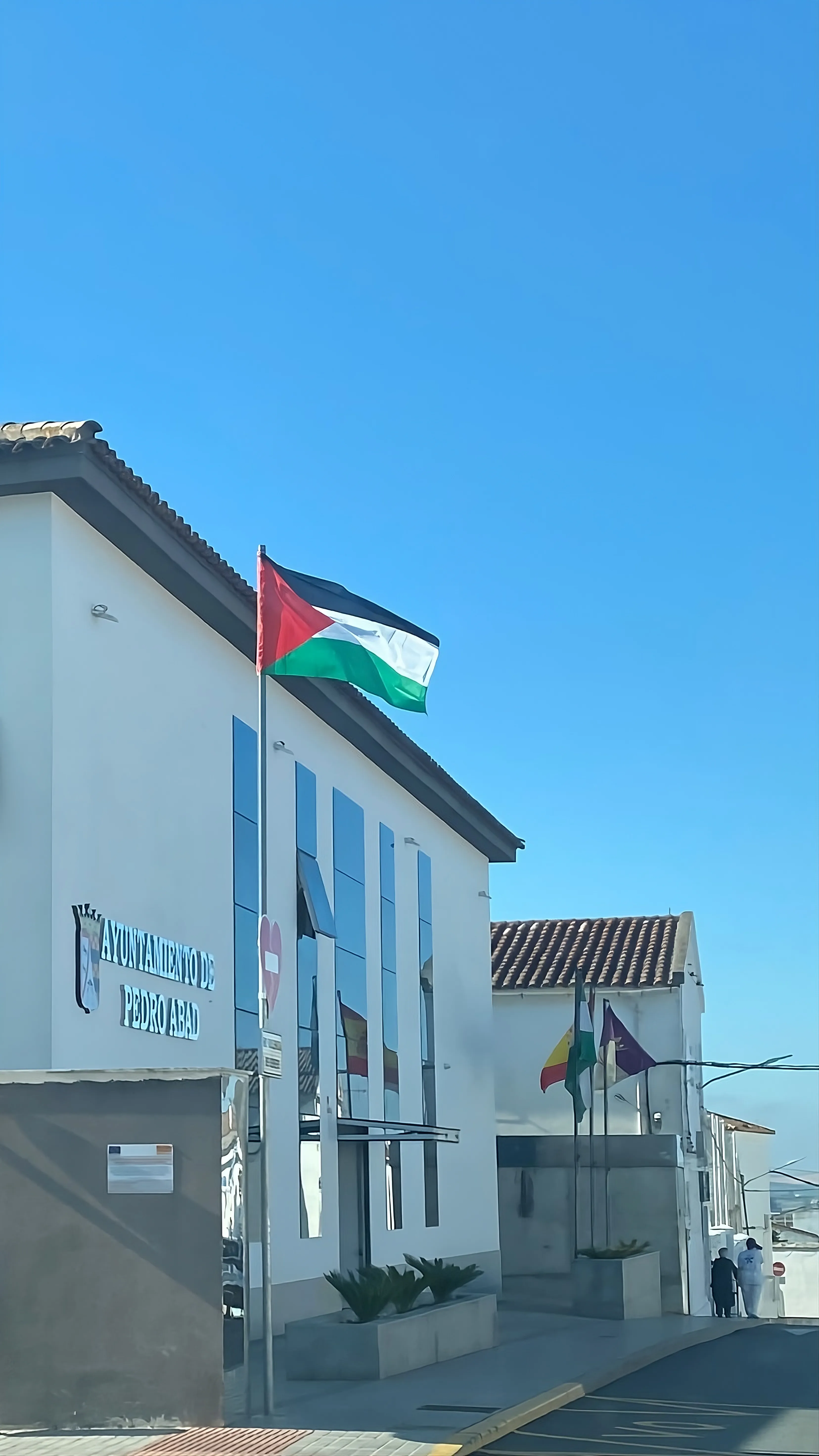 La Bandera de Palestina ondea en el Ayuntamiento de Pedro Abad