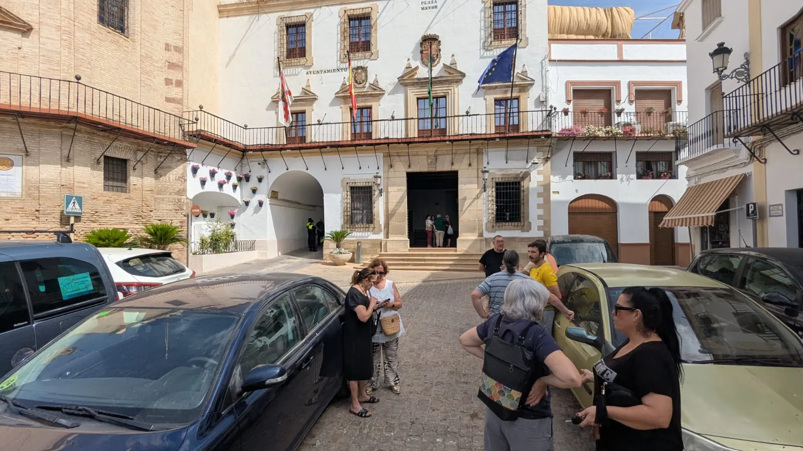 Conato de concentración en la Plaza Mayor de Bujalance en apoyo a la victima