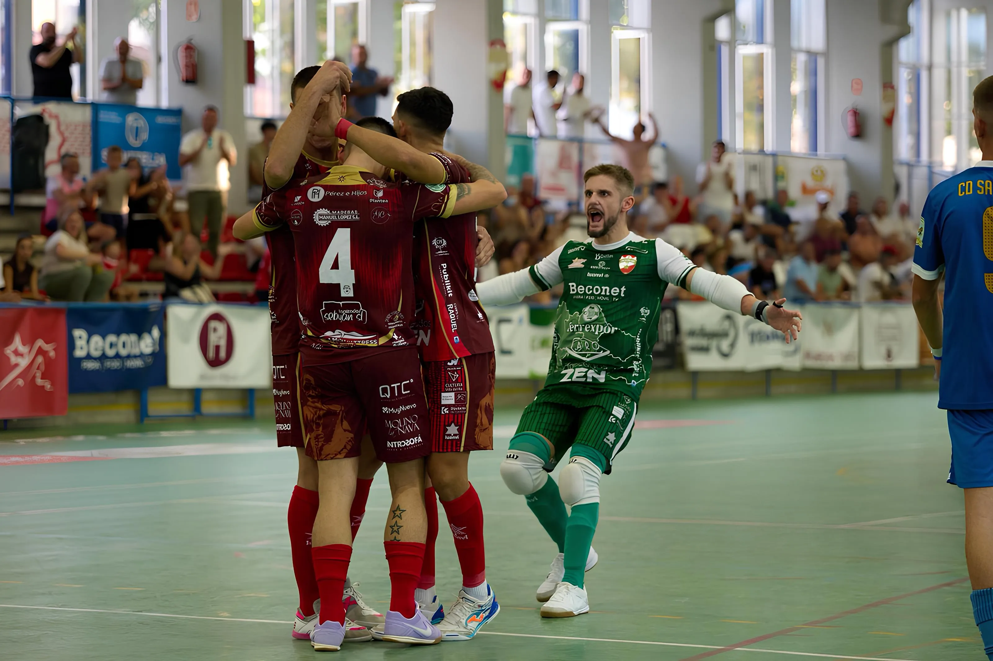 El Villa del Río Futsal celebrando uno de los siete goles del partido de este fin de semana. Foto: Andrés Tena