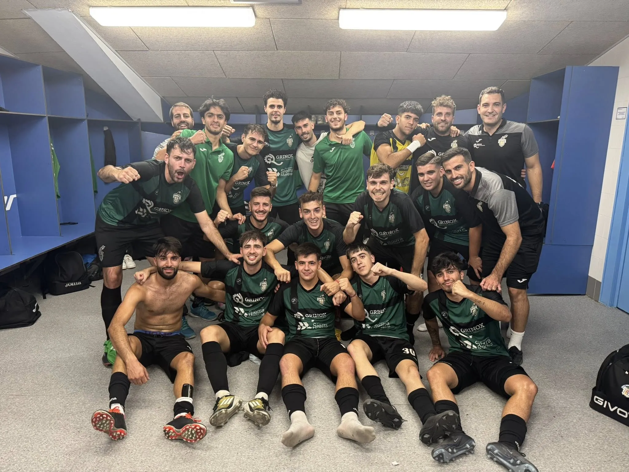 La A.D.F.B. Bujalance sigue imbatido tras ganar al Lucecor a domicilio.