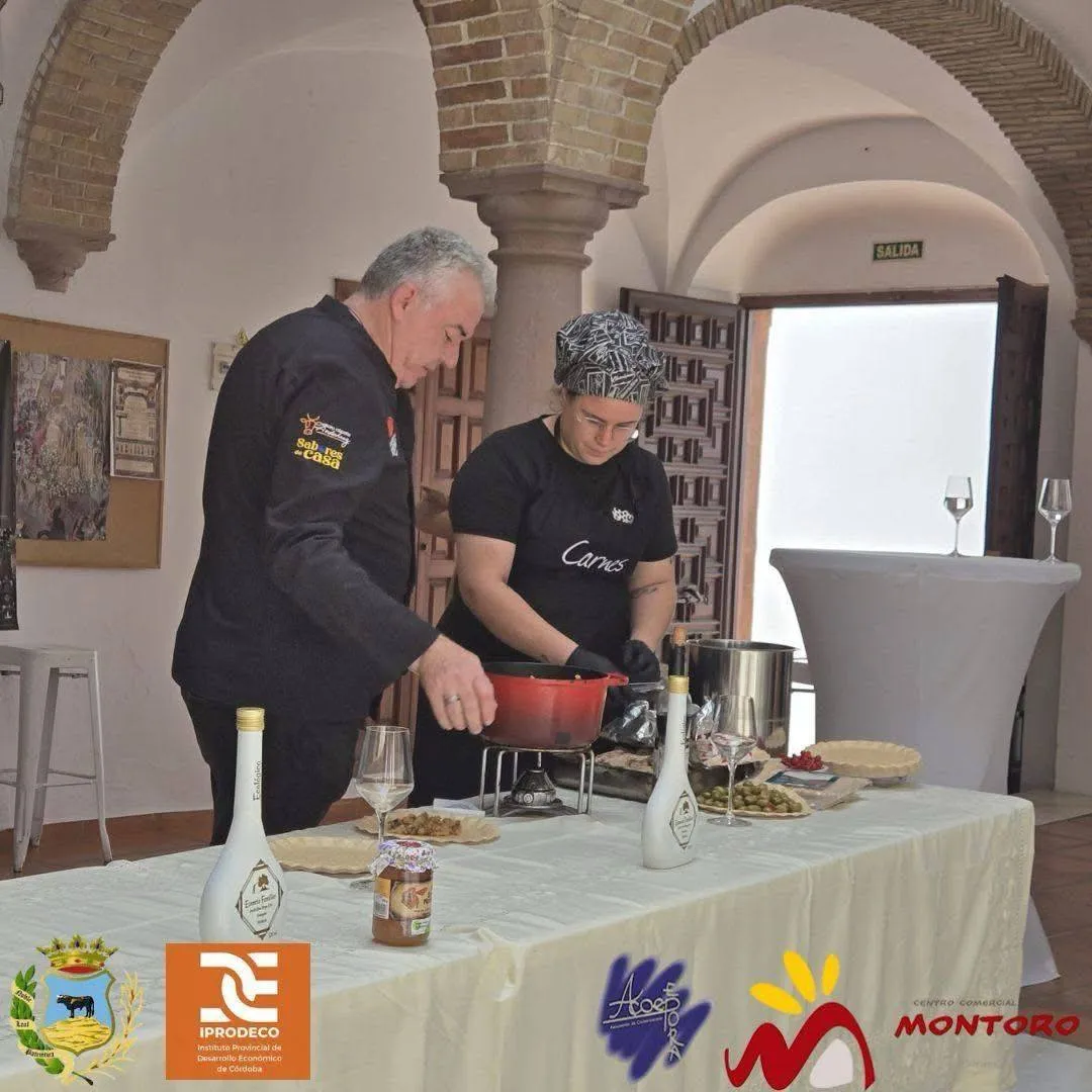Participantes en el Showcooking de Montoro. Foto: Ayuntamiento de Montoro