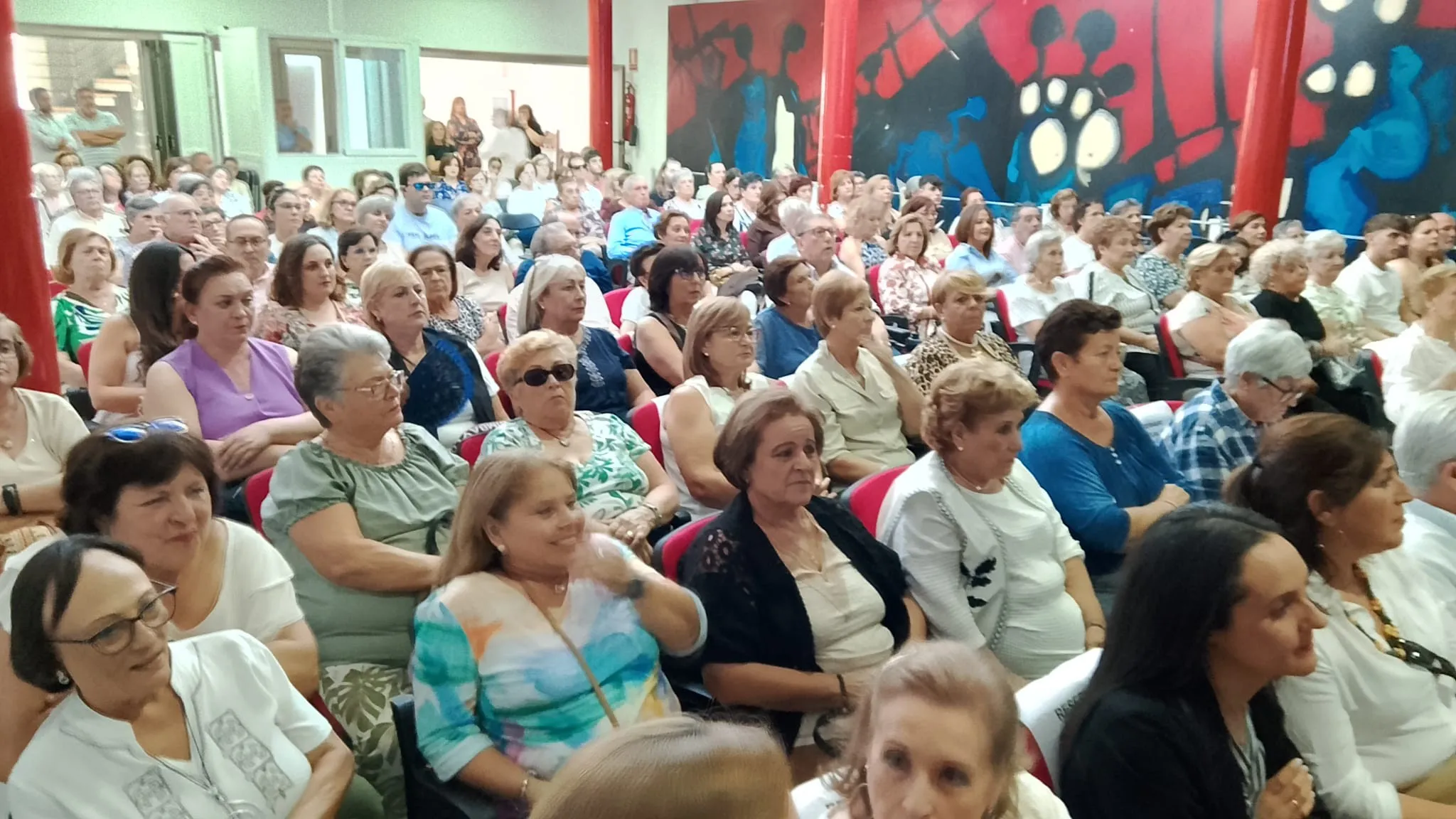 El Centro Multicultural de Pedro Abad se llenó de asistentes.