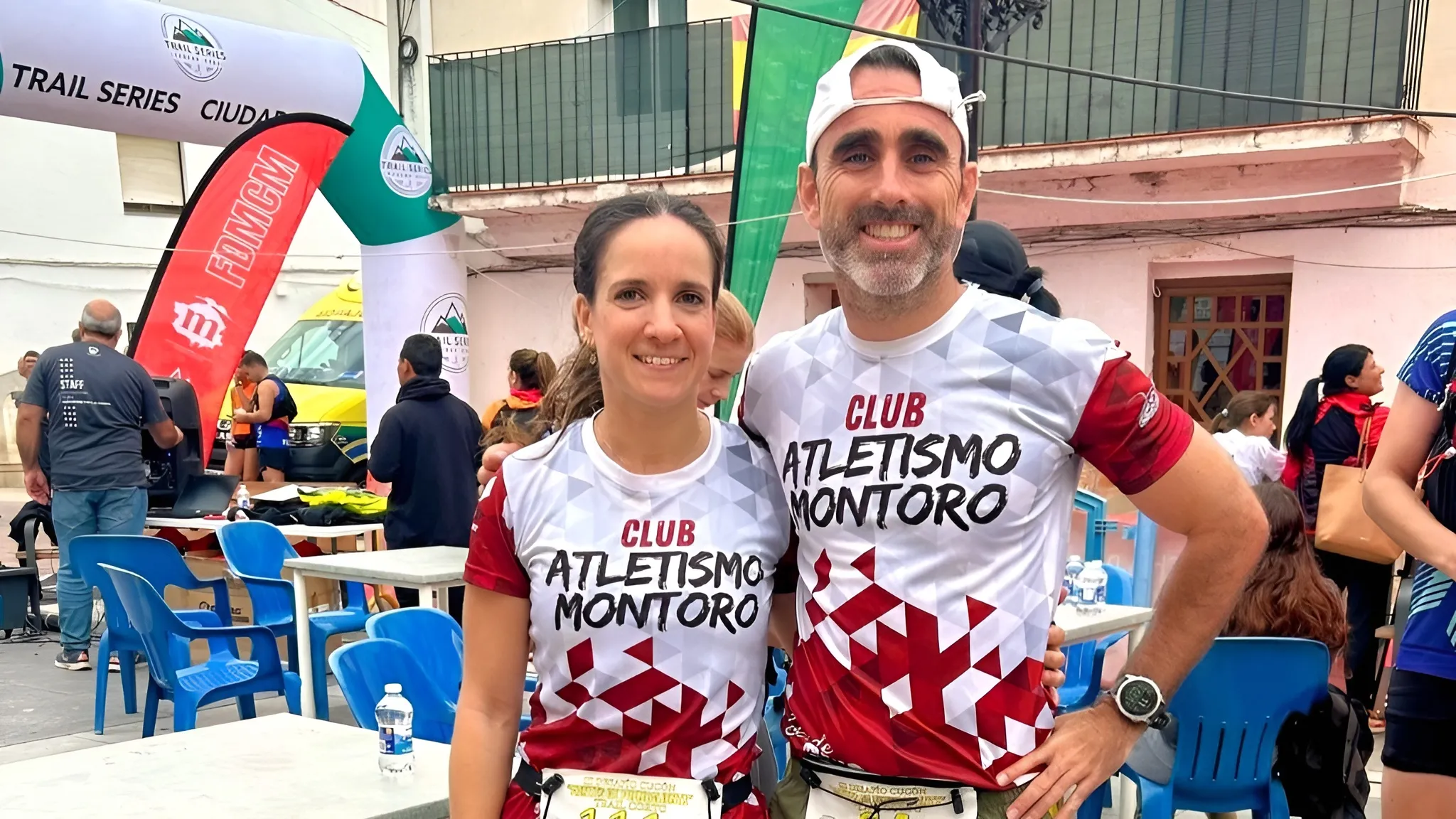 Vero García y Antonio Muñoz, representantes del Club Atletismo Montoro. Vero García y Antonio Muñoz, representantes del Club Atletismo Montoro.