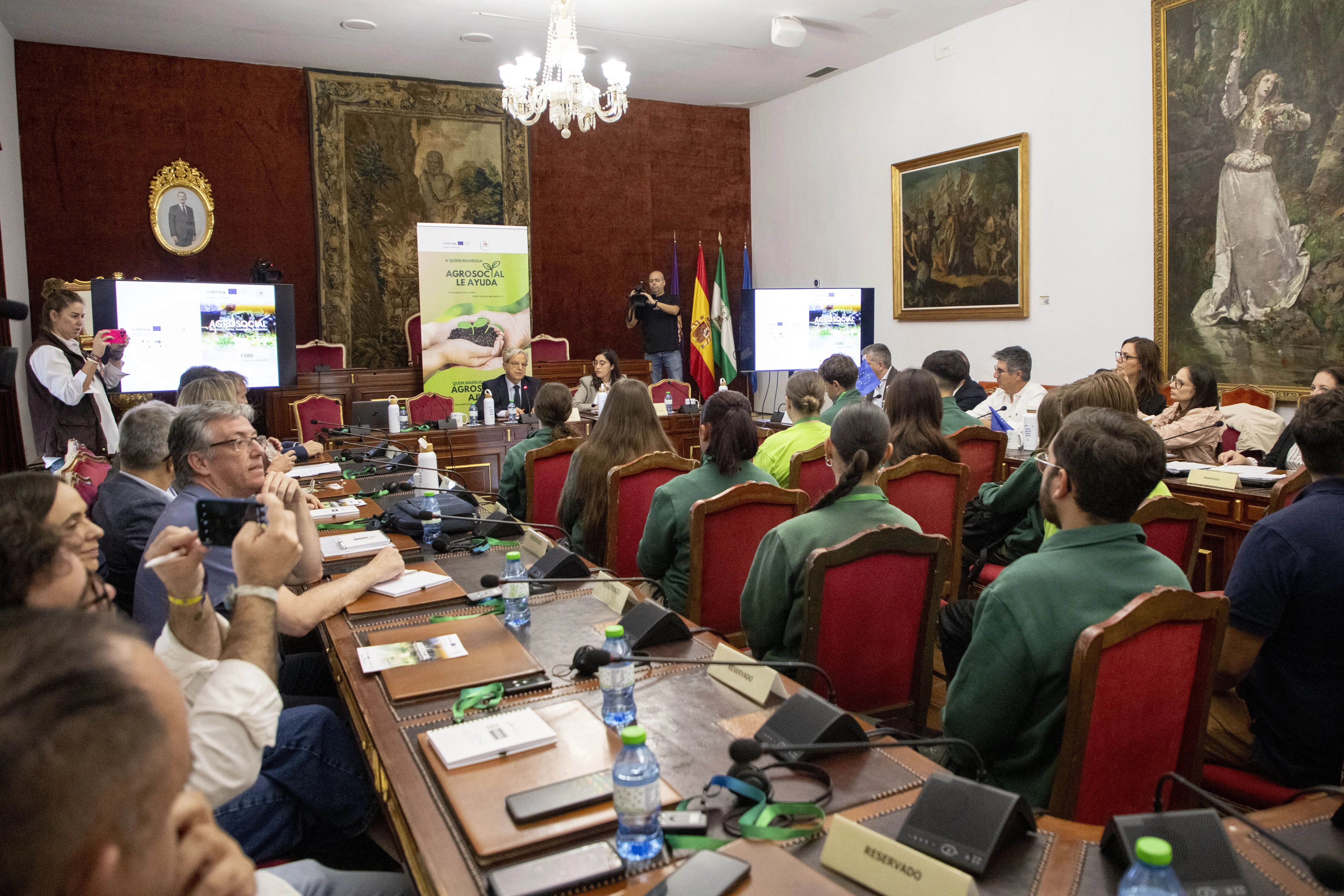 Inauguración del Foro AgroSocial en el Salón de plenos de la Diputación de Córdoba.