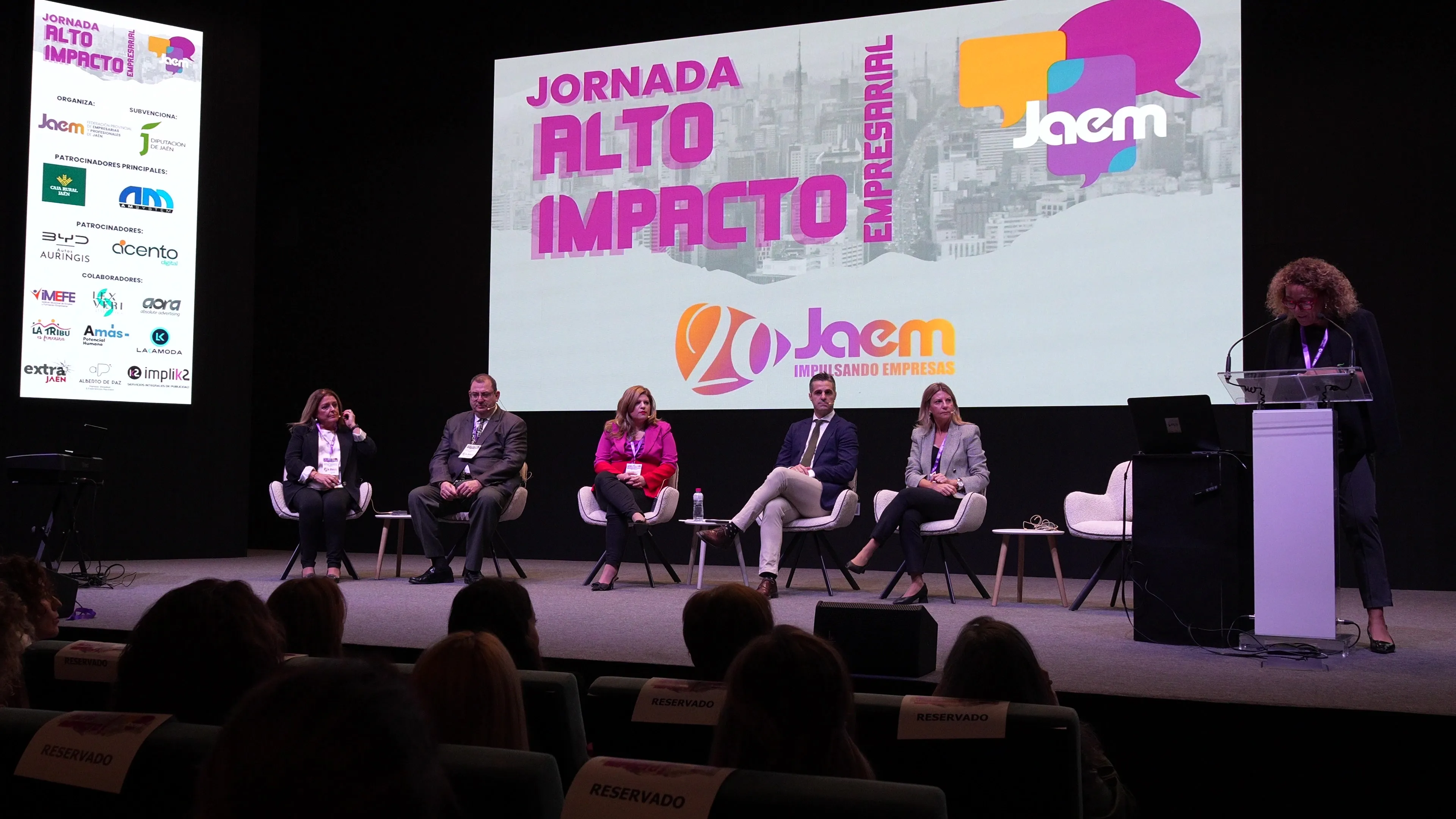 Empresarias y emprendedores jiennenses participan en la Jornada de Alto Impacto Empresarial de JAEM, centrada en liderazgo, digitalización y conexión profesional.