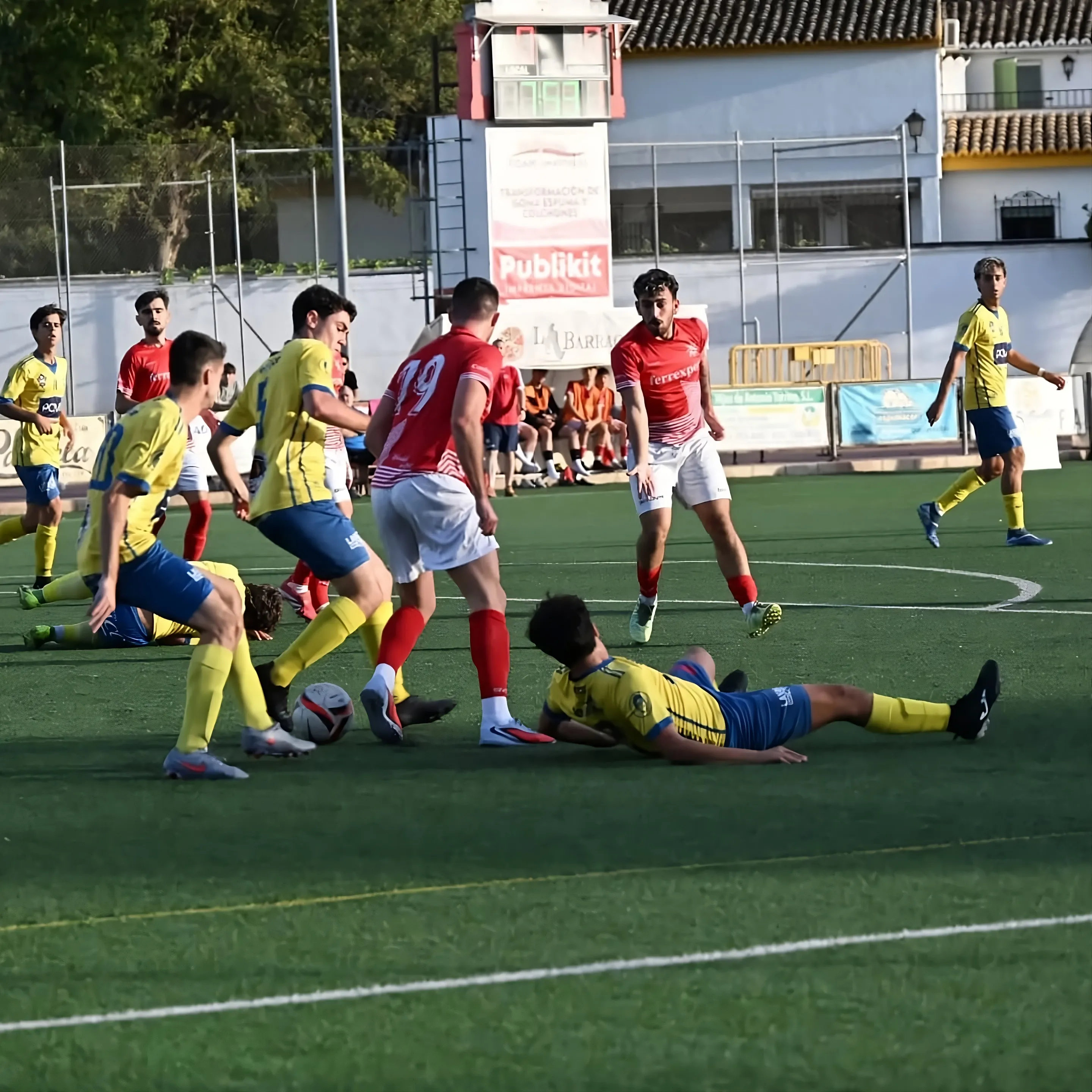 Lance del último partido del Villa del Río C.F.