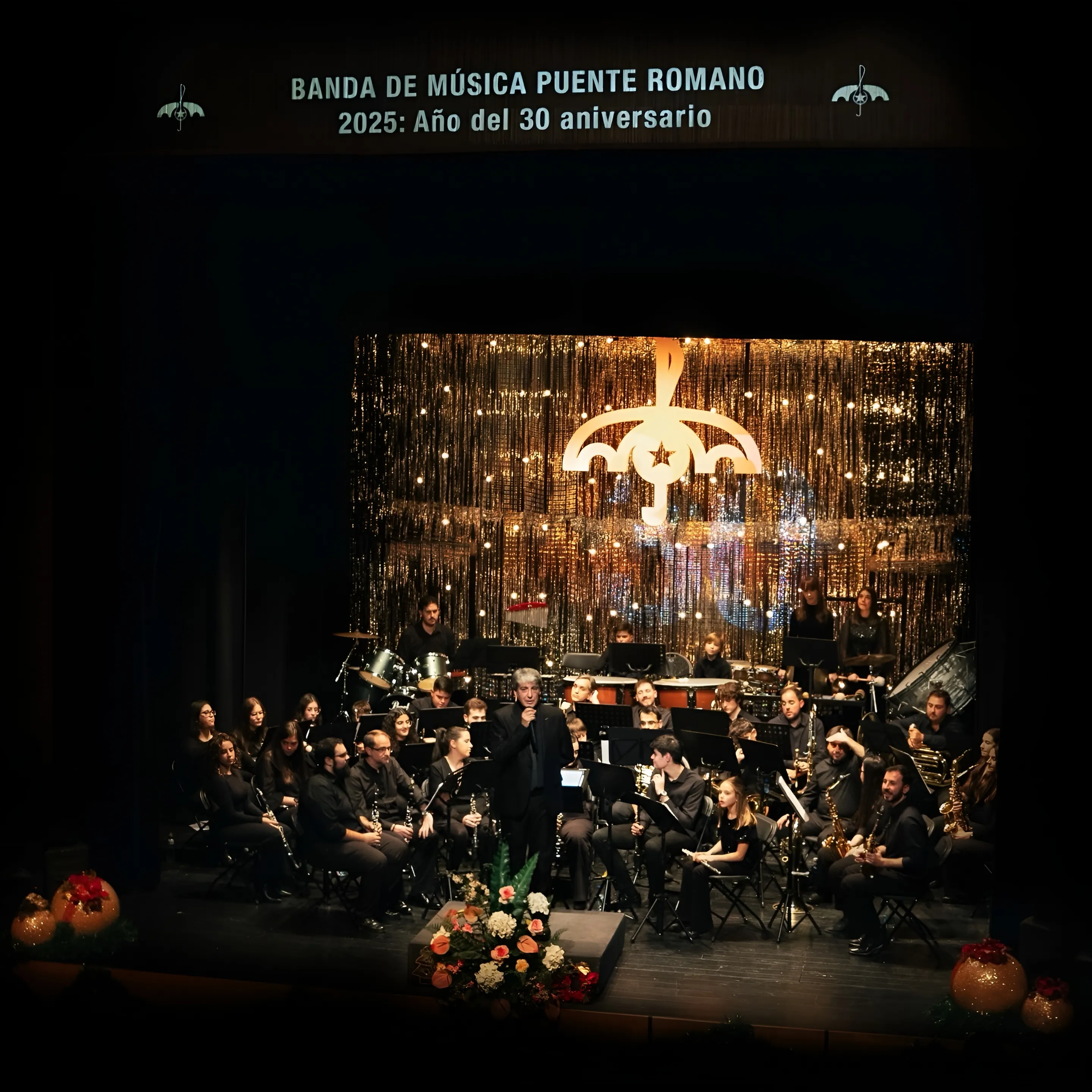 Banda Puente Romano Villa del Río durante una actuación.