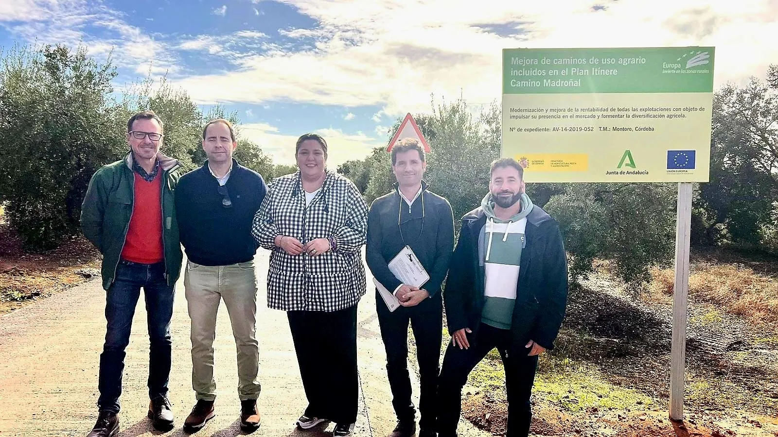 El Ayuntamiento de Montoro formaliza la recepción de las obras del Camino del Madroñal tras una inversión de 178.750 euros. Foto: Ayuntamiento de Montoro