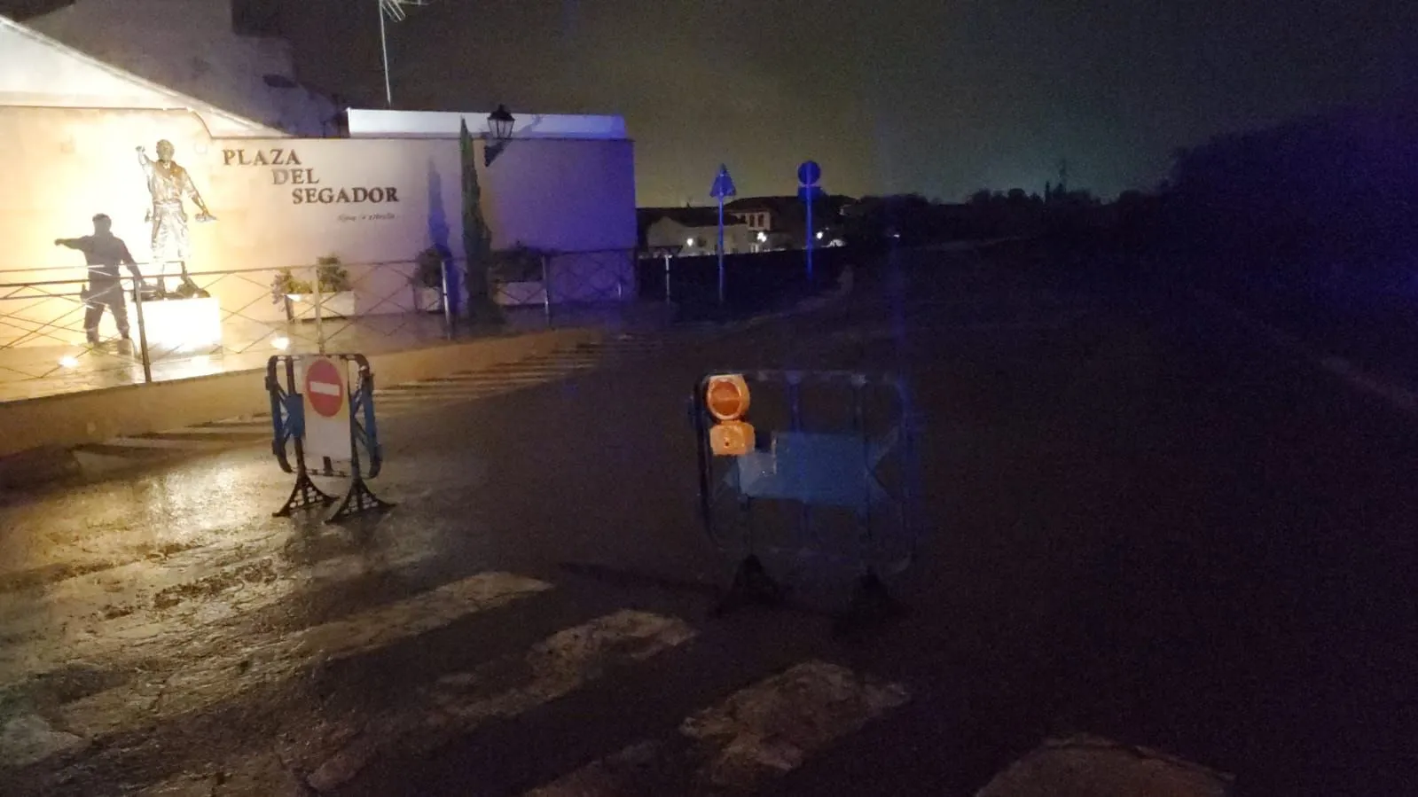 Corte de la carretera en Villa del Río por las lluvias