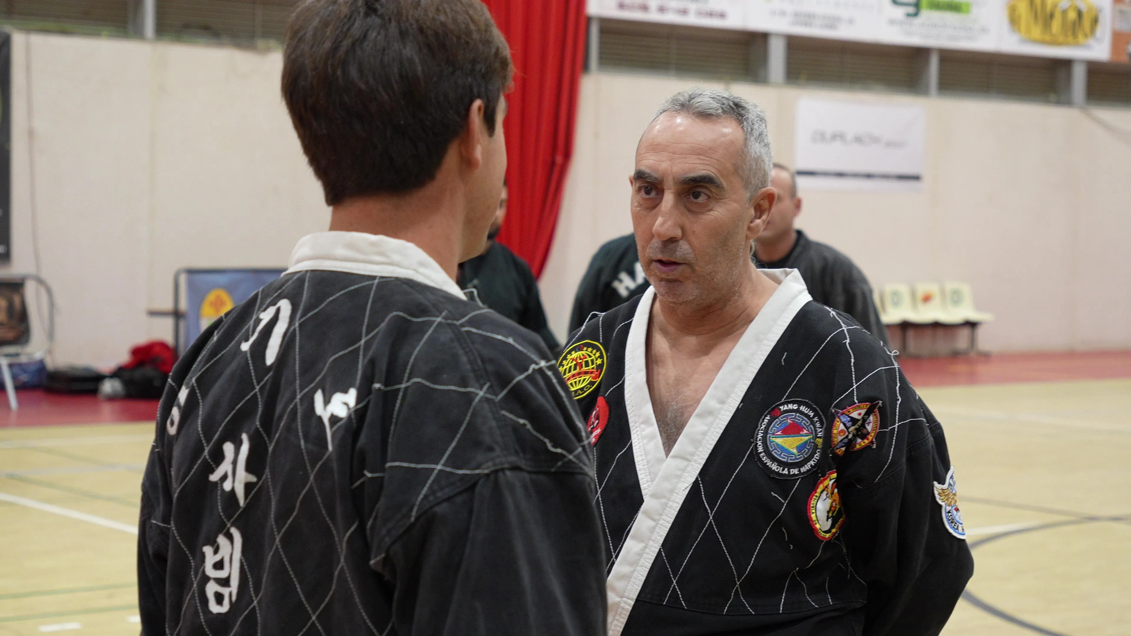 Exhibición de artes marciales de la Escuela de Villa del Río en Lopera