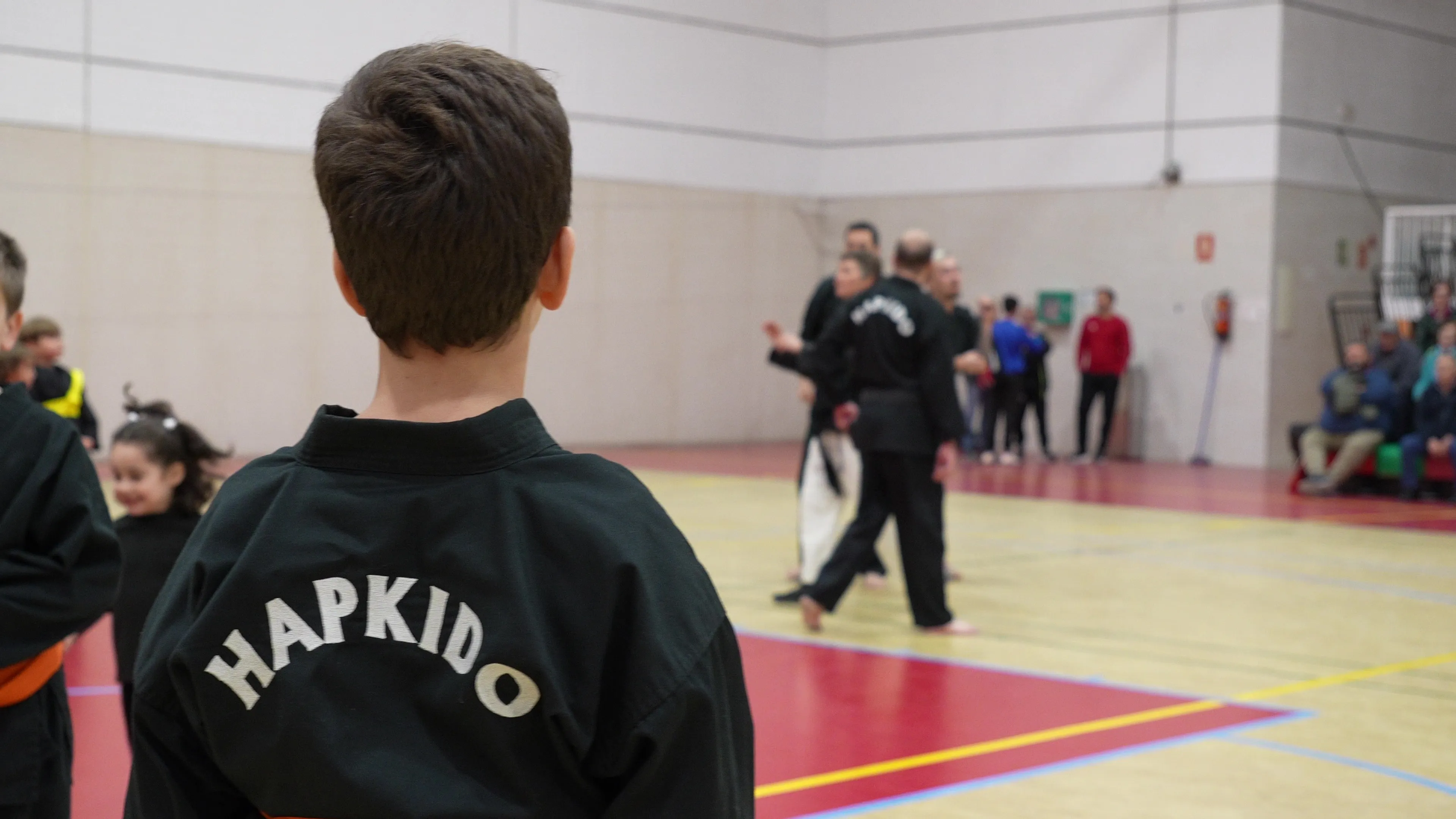Exhibición de artes marciales de la Escuela de Villa del Río en Lopera