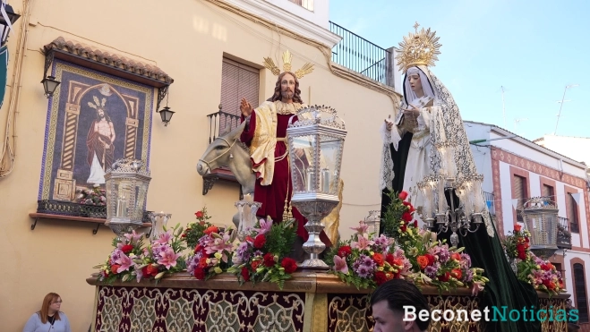 Nuestro Padre Jesús de los Reyes y Nuestra Señora de la Paz y Esperanza en su salida por la Santa Misión Nuestro Padre Jesús de los Reyes y Nuestra Señora de la Paz y Esperanza en su salida por la Santa Misión