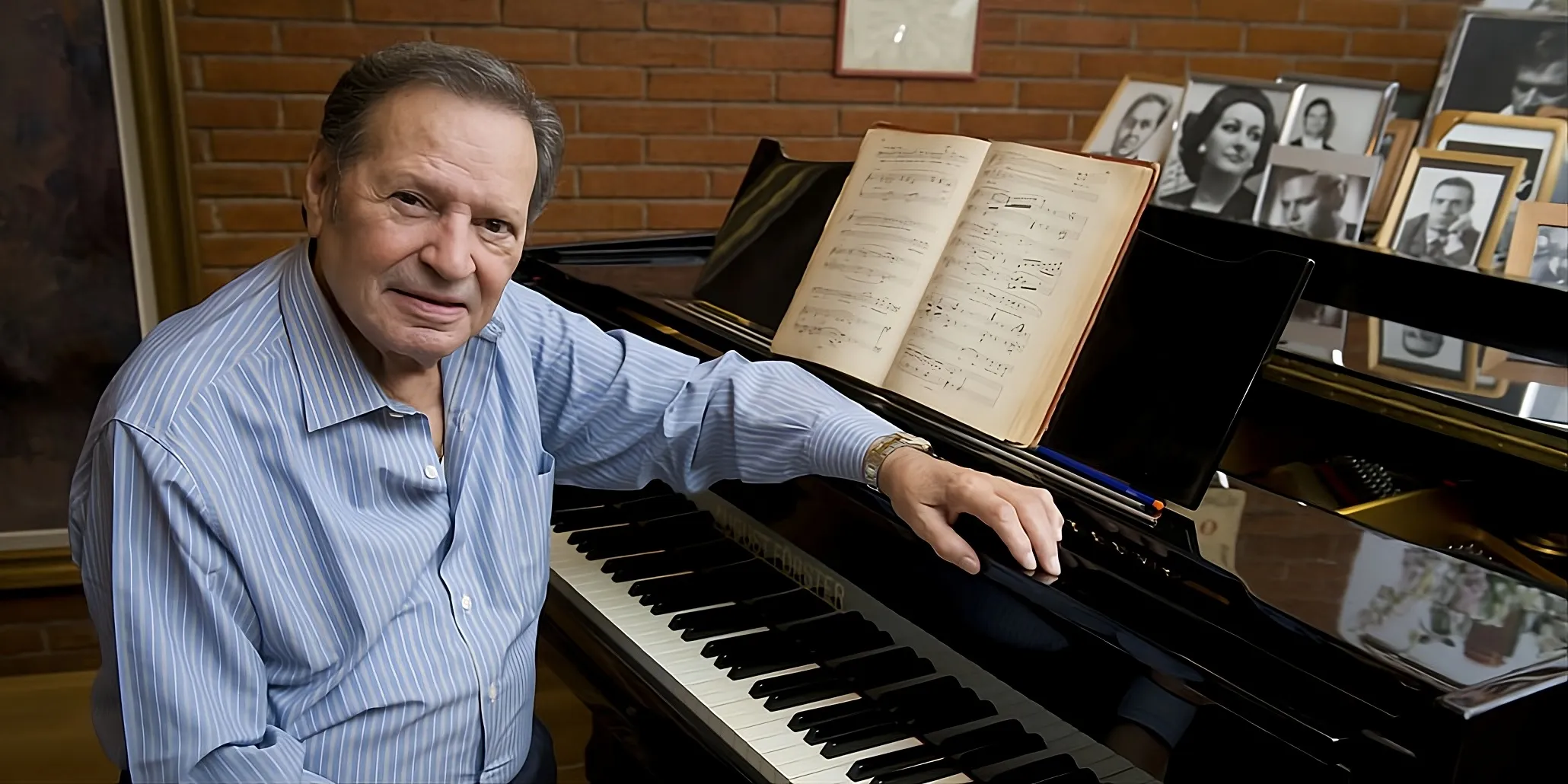 D. Pedro Lavirgen Gil junto a su piano. Foto: Rafa Martín/Scherzo D. Pedro Lavirgen Gil junto a su piano. Foto: Rafa Martín/Scherzo