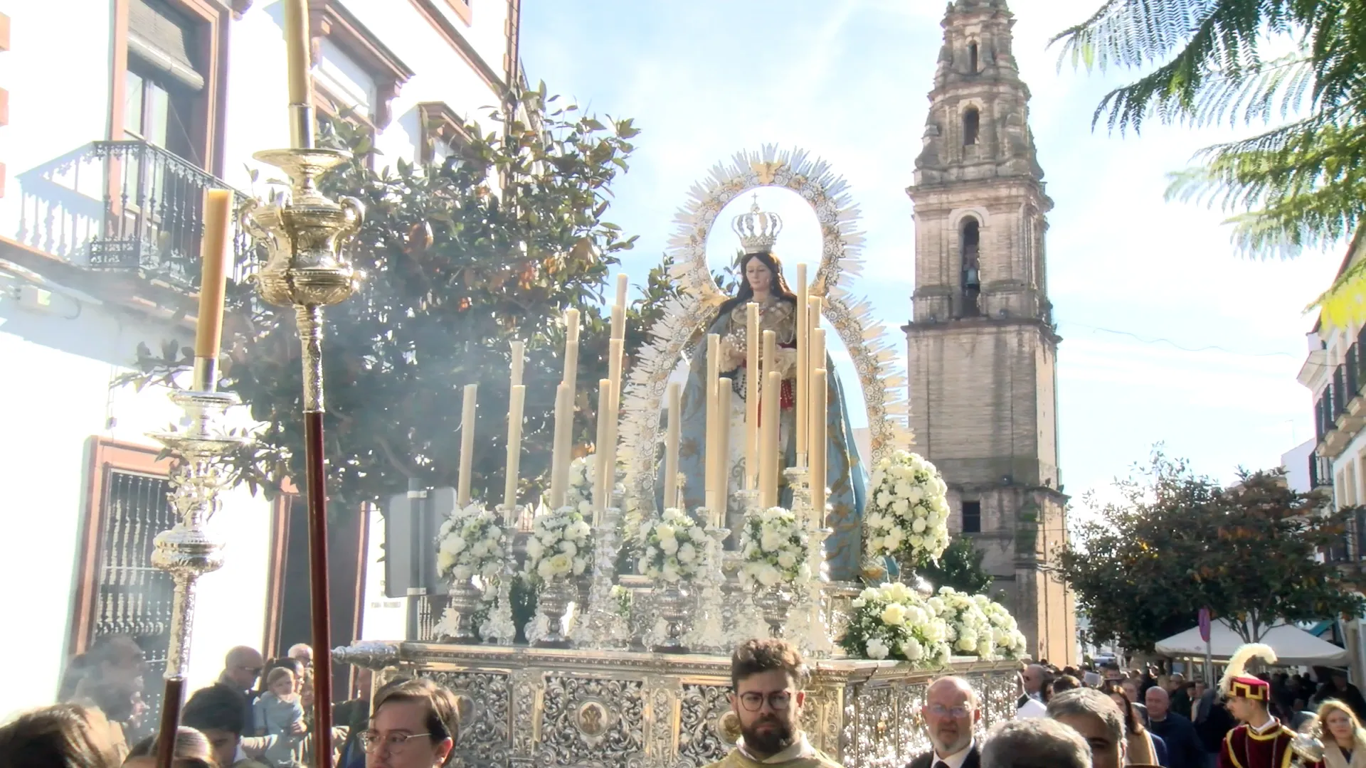 Un momento de la procesión en Bujalance