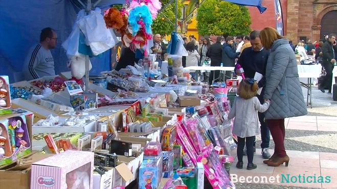Un puesto del mercadillo navideño en Pedro Abad Un puesto del mercadillo navideño en Pedro Abad