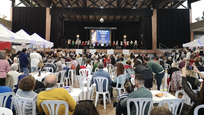 El mercado de navidad de Villafranca registró un fantástico ambiente con actuaciones para todos los públicos El mercado de navidad de Villafranca registró un fantástico ambiente con actuaciones para todos los públicos