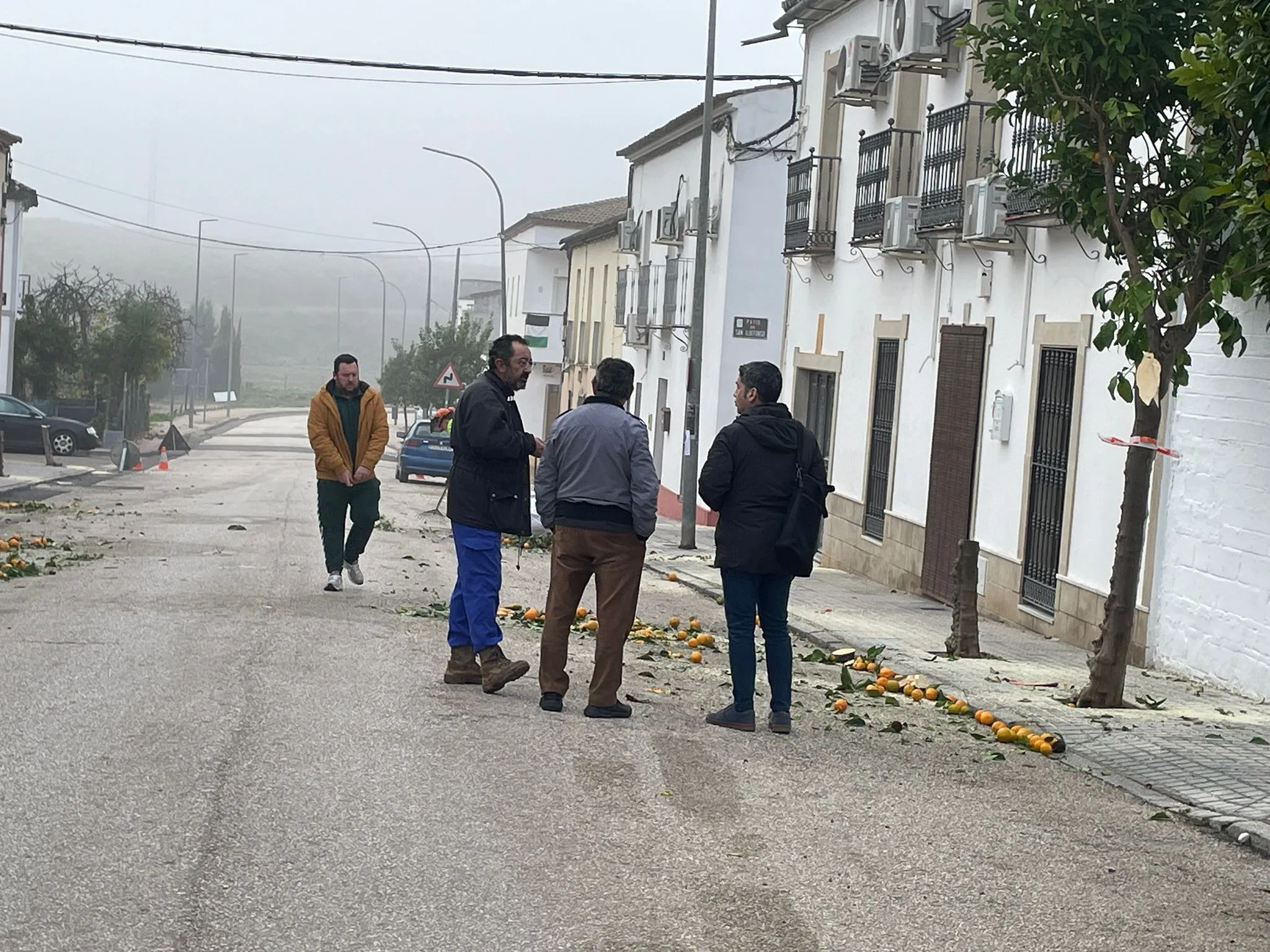 La redonda de la estación de Pedro Abad, donde ya han comenzado las obras de renovación integral con una inversión cercana a los 600.000 euros