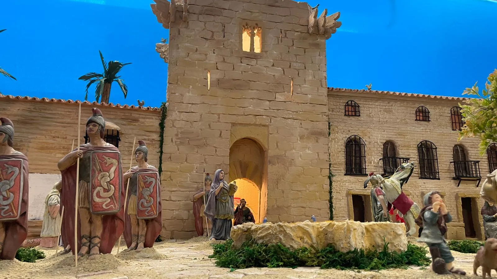 Recreación de la Plaza de España con su monumental castillo en el belén de Cañete de las Torres